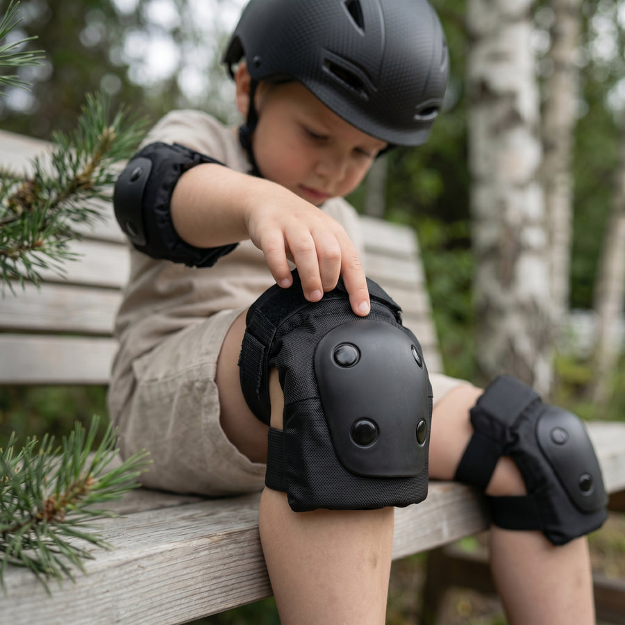 CHANTY Casque enfant + kit de protection – Noir  